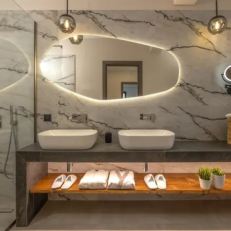 Atheras - Lassu Retreat Zóla