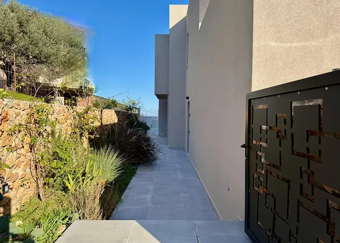 Atheras - Lassu Retreat